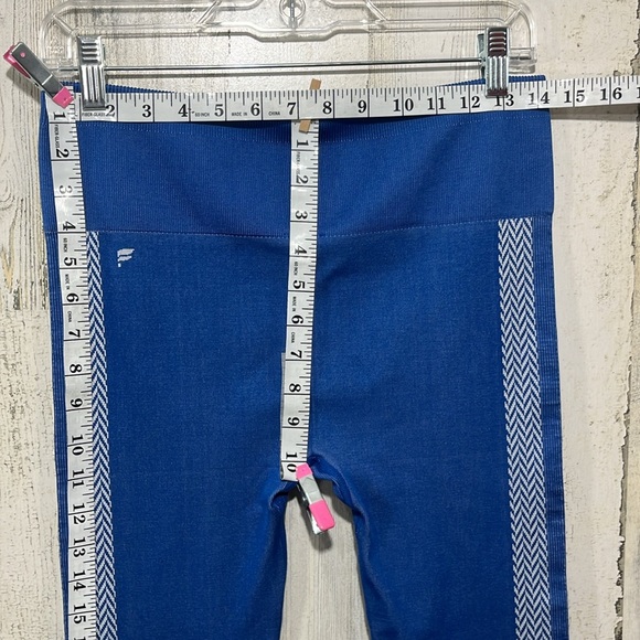 Fabletics High-Waisted Seamless Check Leggings Blue White Size Medium - Picture 4 of 9
